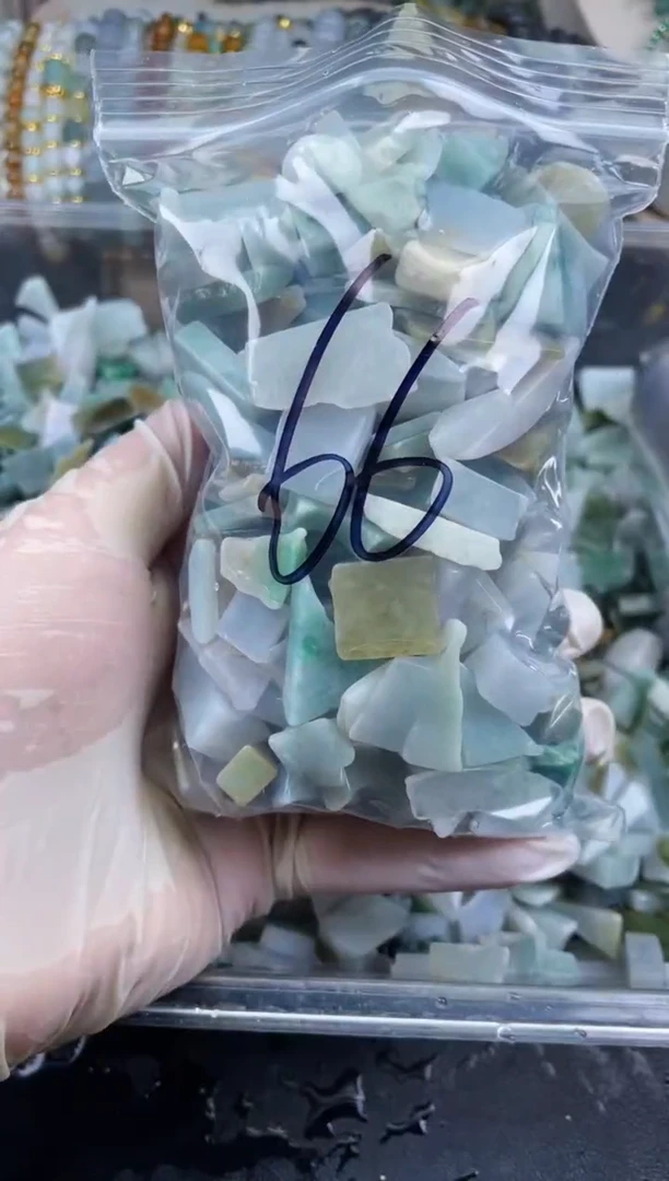 【闪购商品】翡翠颈饰未镶嵌天然翡翠边角小号500克66