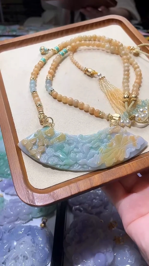 【闪购商品】翡翠颈饰未镶嵌吊坠