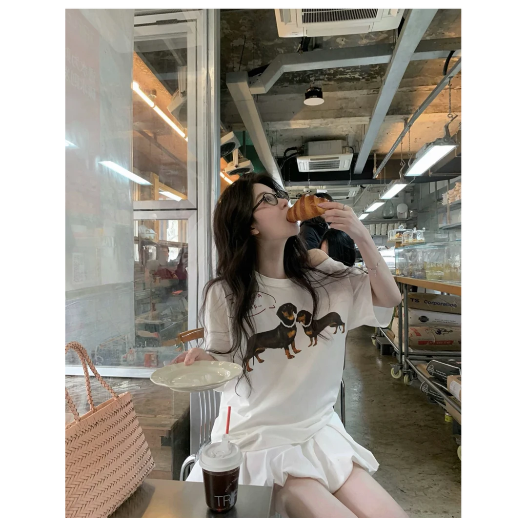 【Jennie同款】腊肠小狗印花珍珠项链斜肩T恤短袖上衣