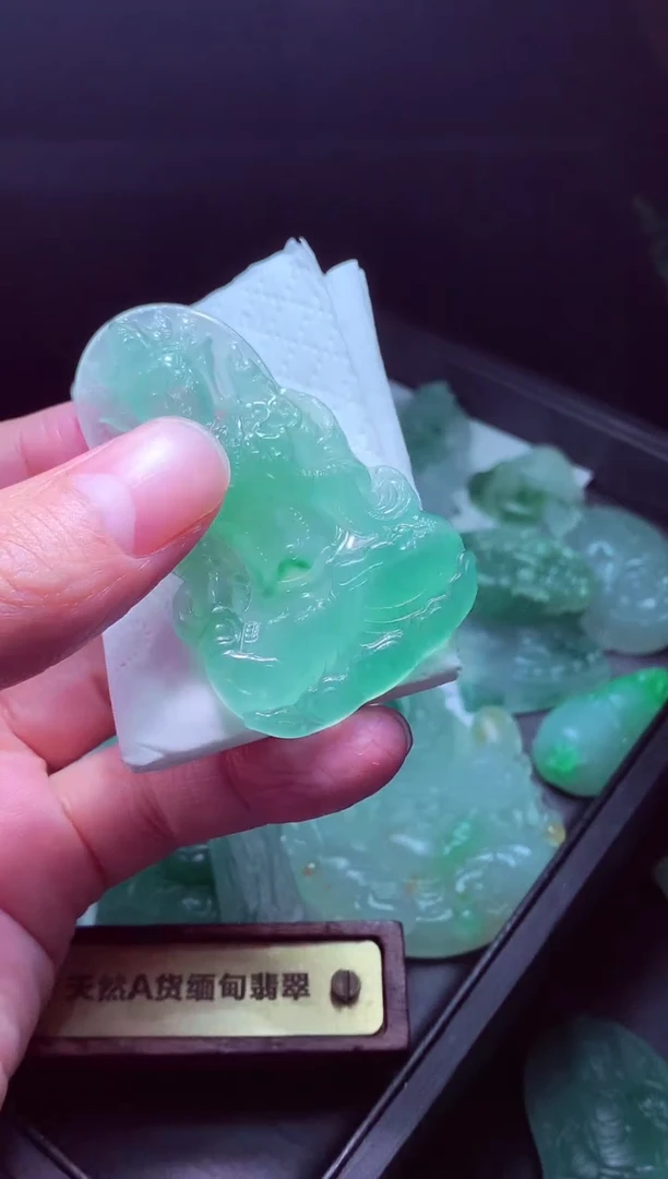 未镶嵌定制翡翠预*?毛货翡翠定制