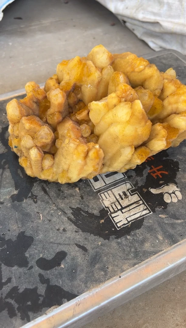未镶嵌珠宝半成品水晶?*?天然黄方解原石摆件拍3单99发1