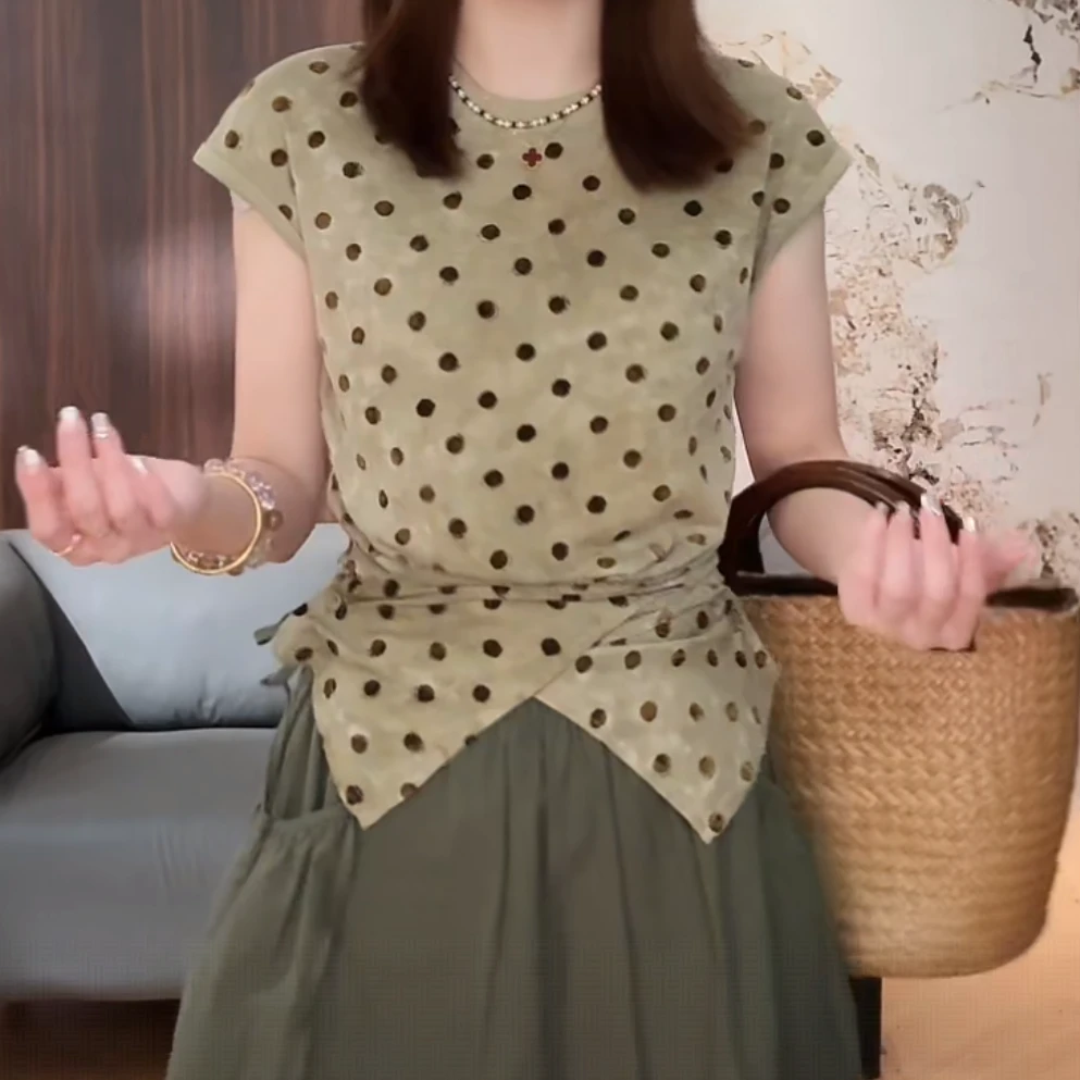 设计感时尚不规则波点薄款短袖T恤2025夏季新款百搭女士通勤上衣