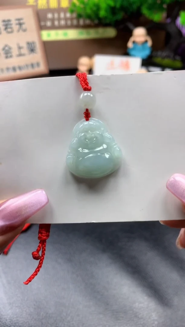 翡翠未镶嵌颈饰佛公