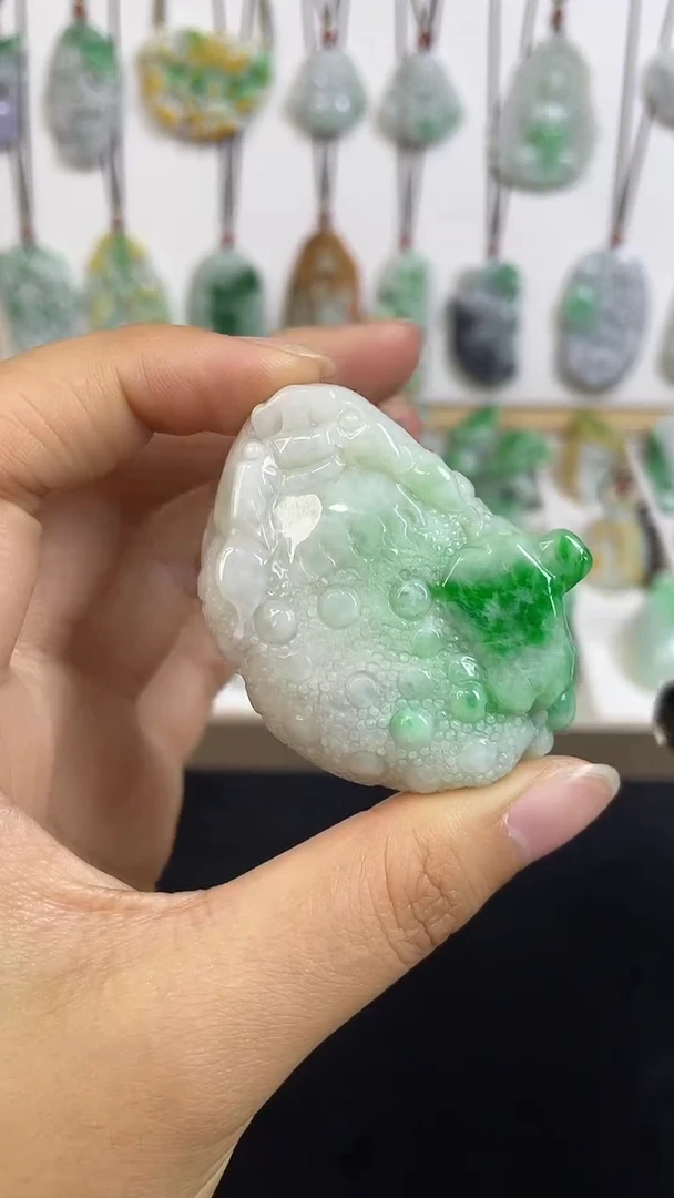 颈饰未镶嵌翡翠1