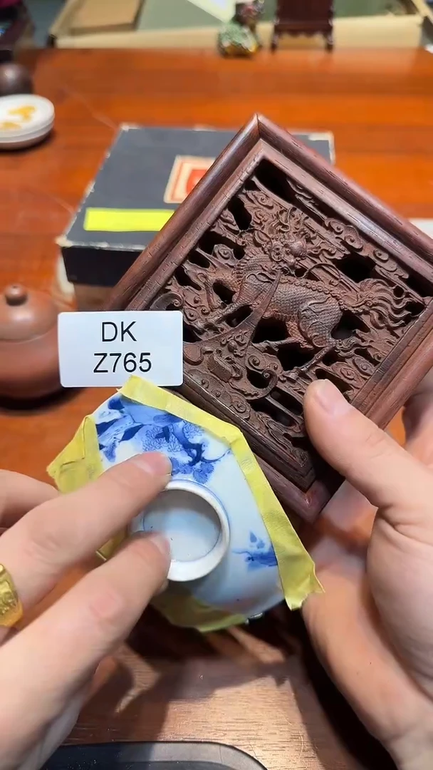 瓷片M****哥哈哈哈哈哈哈765