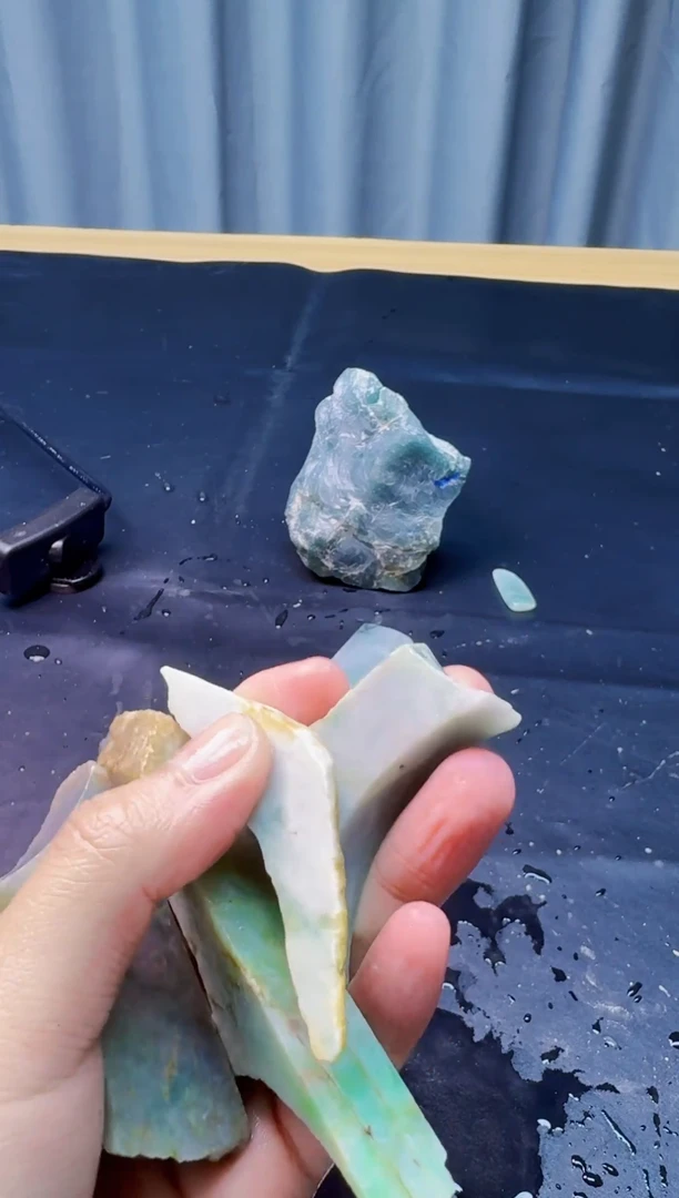 翡翠未镶嵌颈饰062天然缅甸A货翡翠