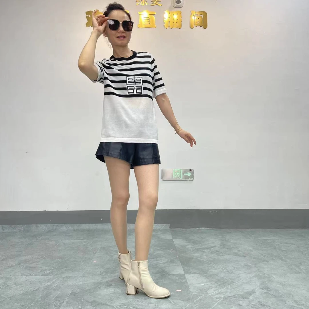 零五一高端潮流新款时尚女装