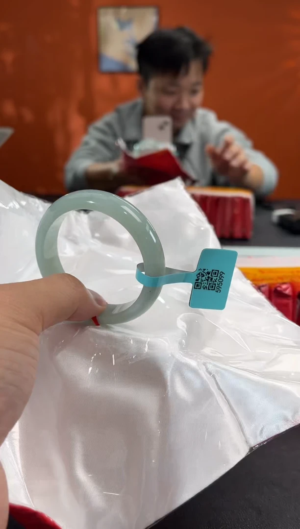未镶嵌手镯翡翠1  50