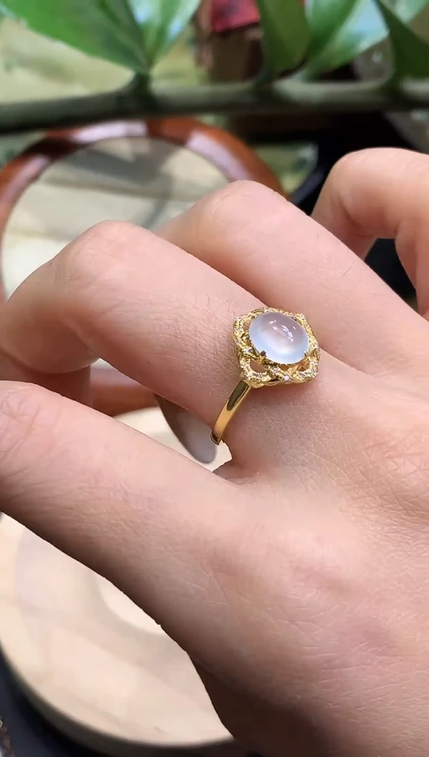 18K金镶嵌挂件翡翠戒指