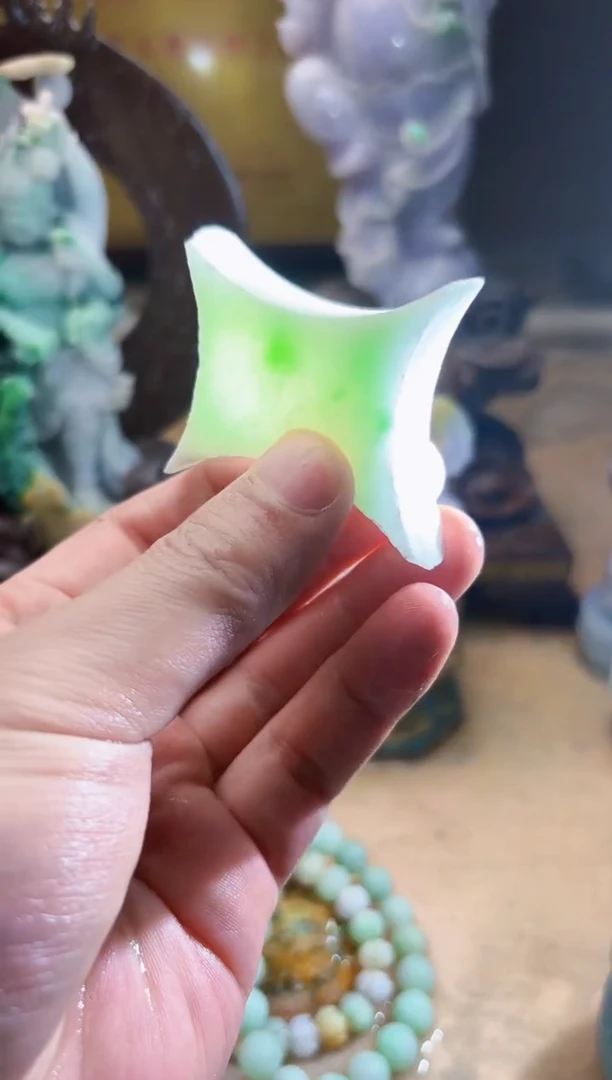 未镶嵌挂件翡翠A货张优9310