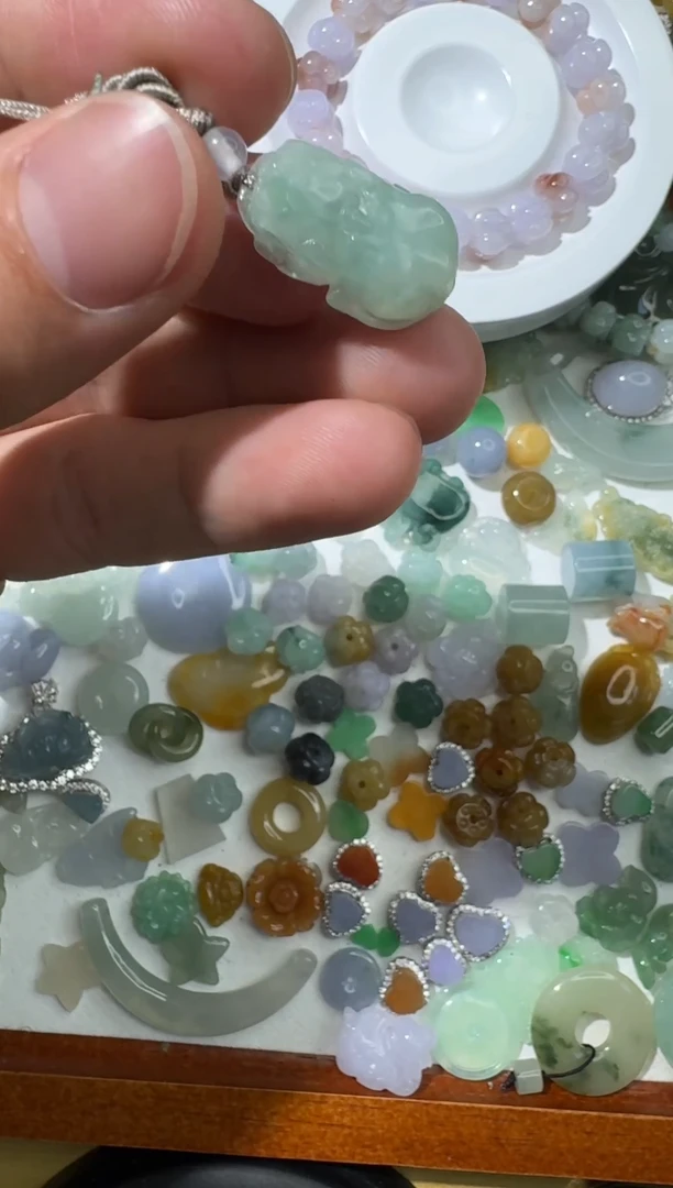 【闪购商品】翡翠颈饰未镶嵌【闪购商品】 天然翡翠