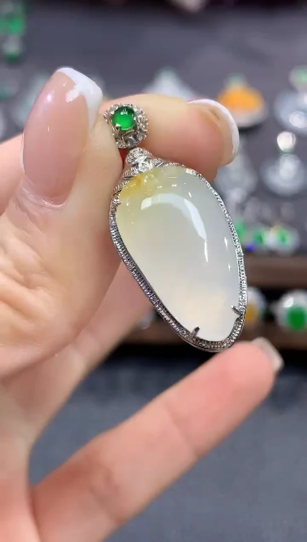 吊坠(不含链)18K金镶嵌翡翠b8