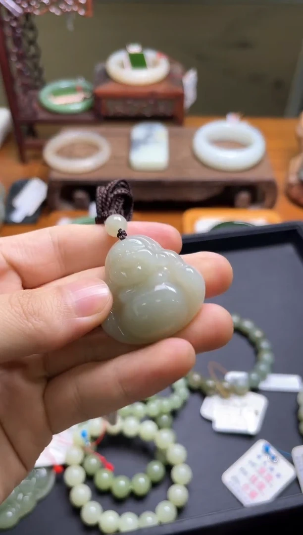吊坠(不含链)未镶嵌和田玉且末青白 佛公