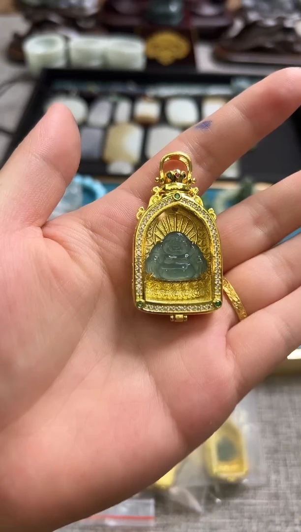 翡翠未镶嵌颈饰佛公吊坠-532797