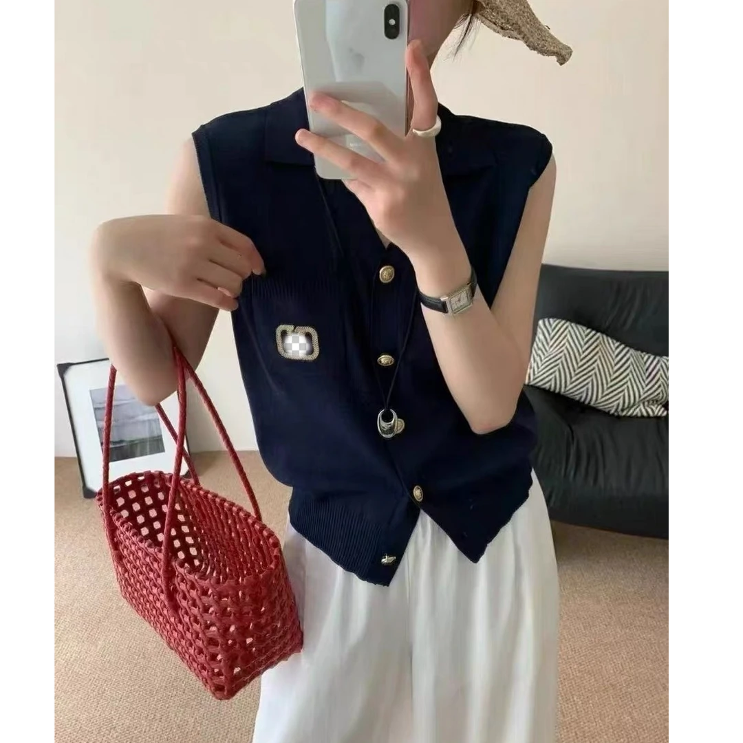100莱赛尔天丝~老钱风V领刺绣Polo领夏季新款精品设计针织无袖女