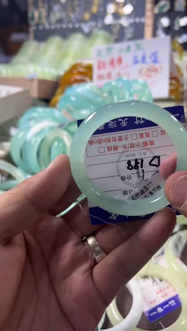 未镶嵌蛇纹石玉手镯1