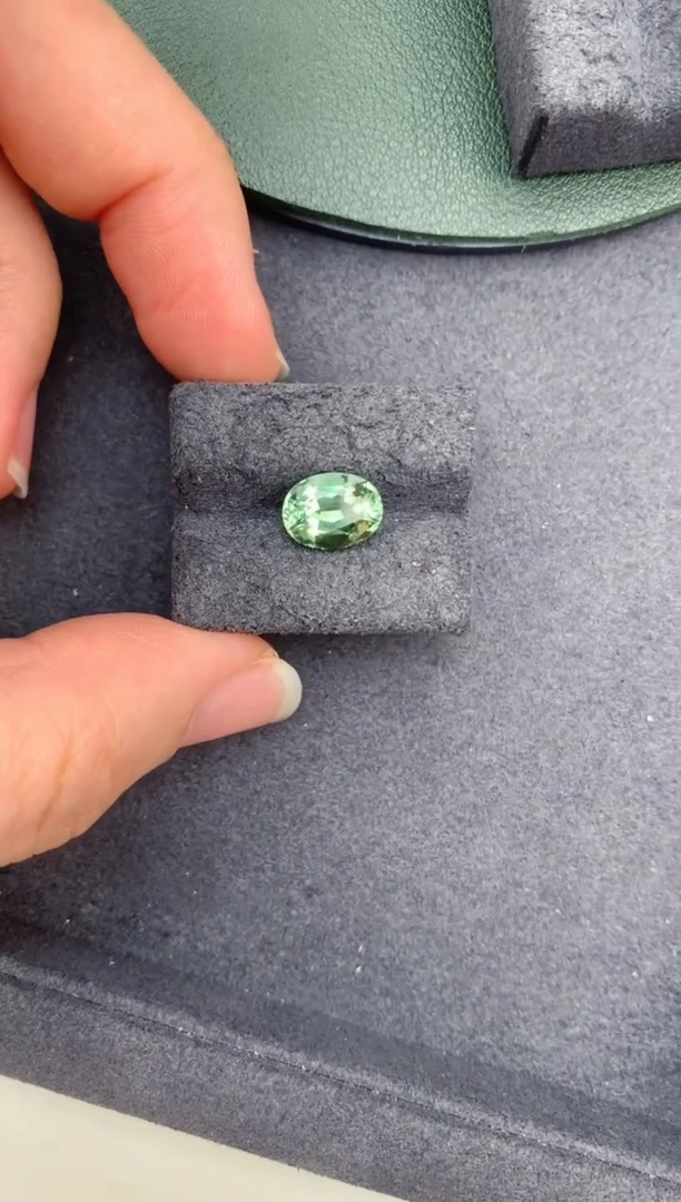 裸石未镶嵌碧玺2.4ct绿碧玺