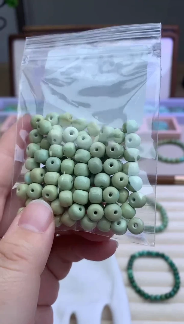 【闪购商品】南红玛瑙老型未镶嵌多样性发一对J01
