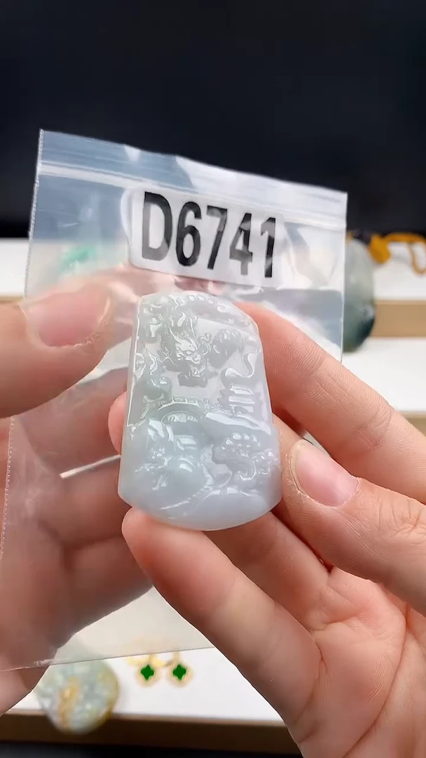 颈饰未镶嵌翡翠天然翡翠吊坠挂件