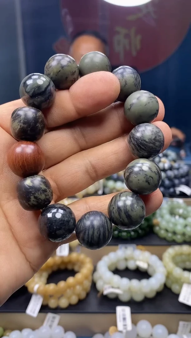 未镶嵌手链和田玉1