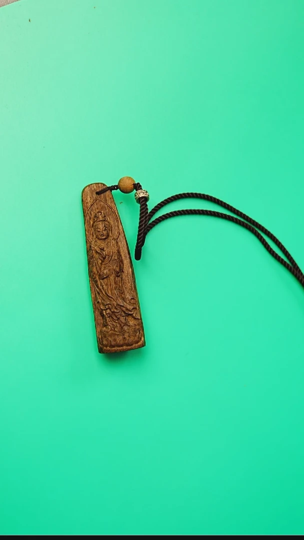 沉香吊坠柬埔寨菩萨棋沉水观音吊坠12g   13143