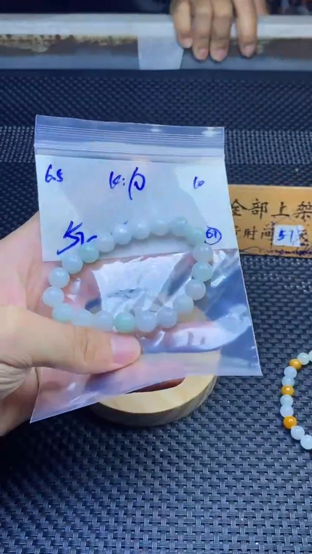 定制翡翠未镶嵌天然缅甸A货翡翠，多样性发货只发其一