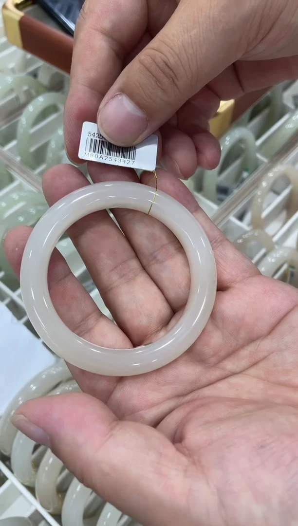 未镶嵌手镯和田玉54圈口 3427