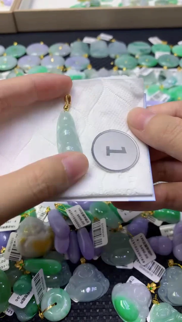 颈饰未镶嵌翡翠天然缅甸翡翠A货