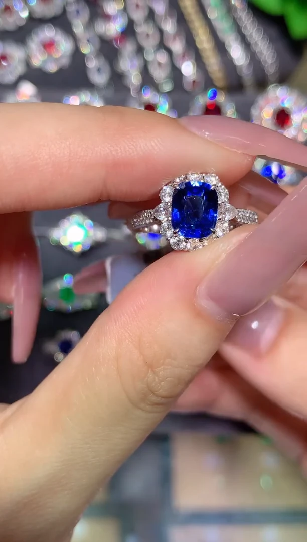 戒指蓝宝石18K金镶嵌2.03ct