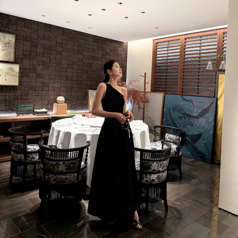 拼接无袖赫本风斜肩显瘦连衣裙夏季法式褶皱收腰小礼服晚礼服长裙