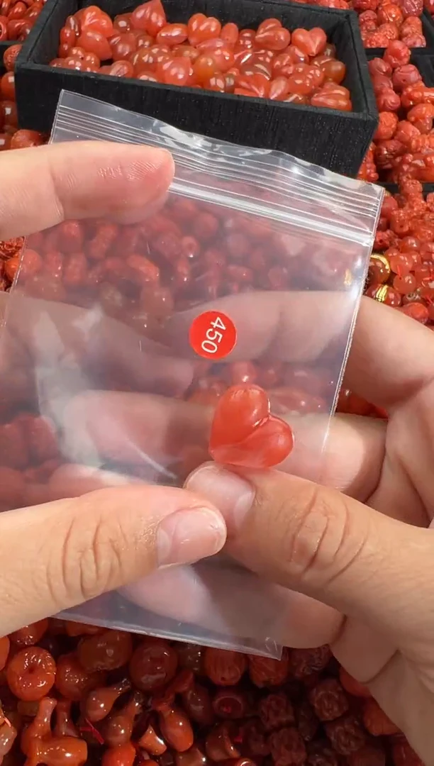 南红玛瑙未镶嵌颈饰1