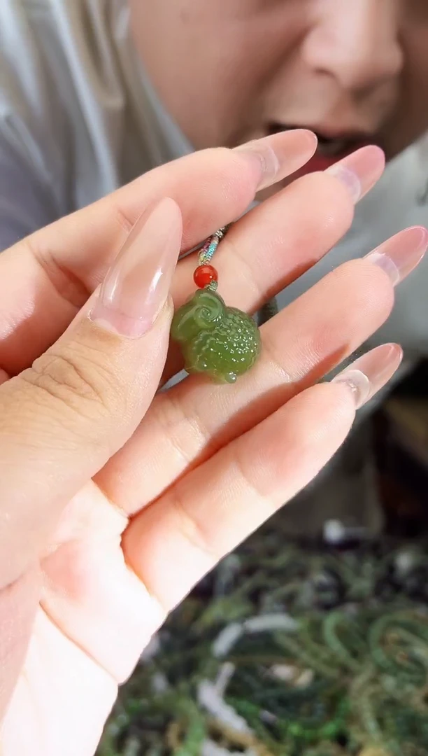 和田玉未镶嵌颈饰拍一发一