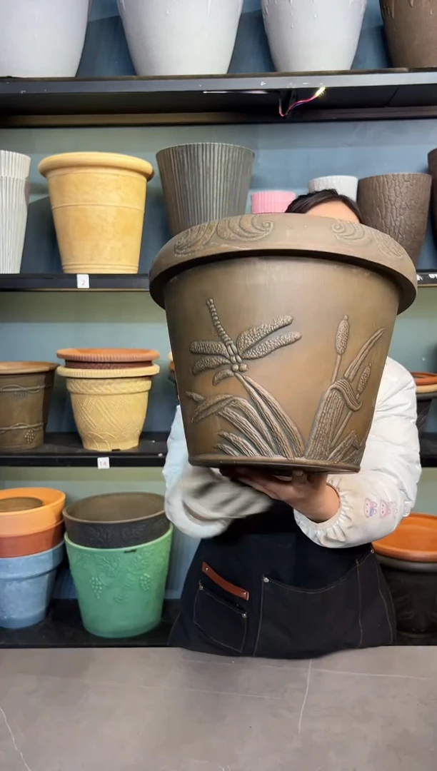 33*26/古铜色浮雕纹理强体花盆/OF33