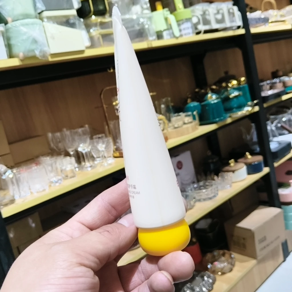 保湿护手霜滋润补  888