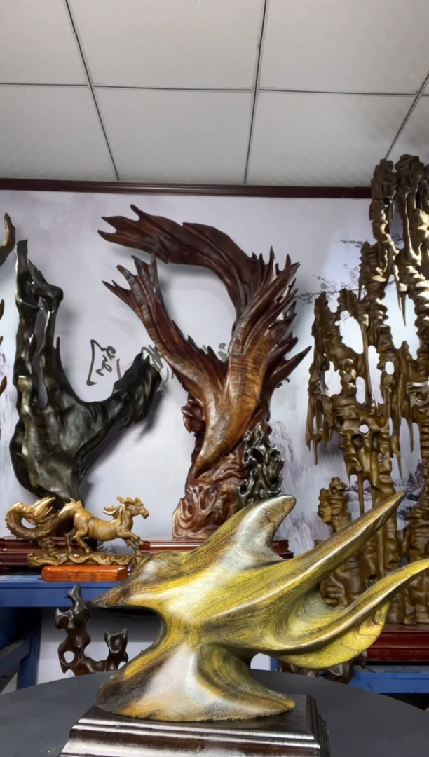 金丝楠木雕款霸**哥金丝楠木工艺品摆件