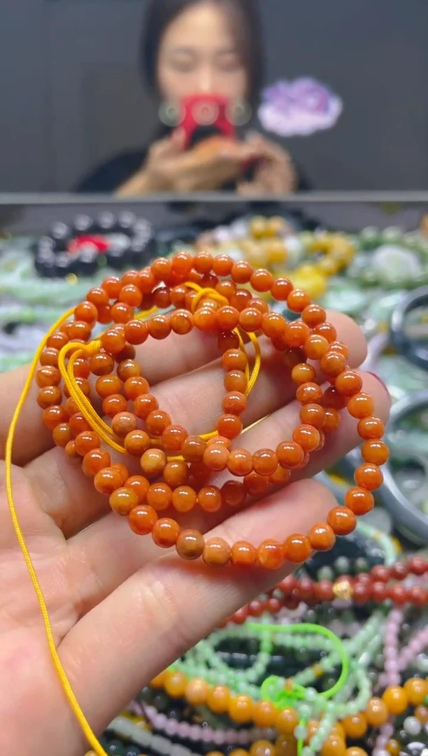 颈饰未镶嵌翡翠4MM/C/翡翠A货，一件也是批发价