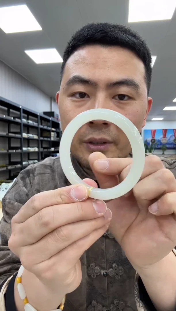 【闪购商品】和田玉手镯未镶嵌61-62  752