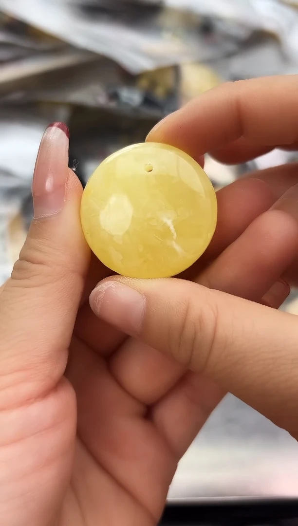 未镶嵌琥珀裸石蜜蜡吊坠