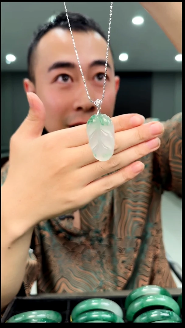 颈饰银S925镶嵌石英质玉叶子吊坠 微瑕