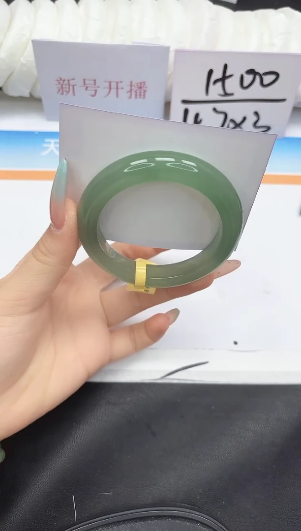 未镶嵌手镯石英质玉170-54