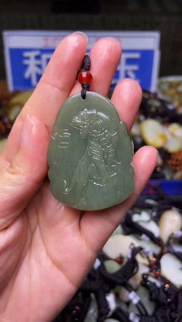 和田玉未镶嵌颈饰1