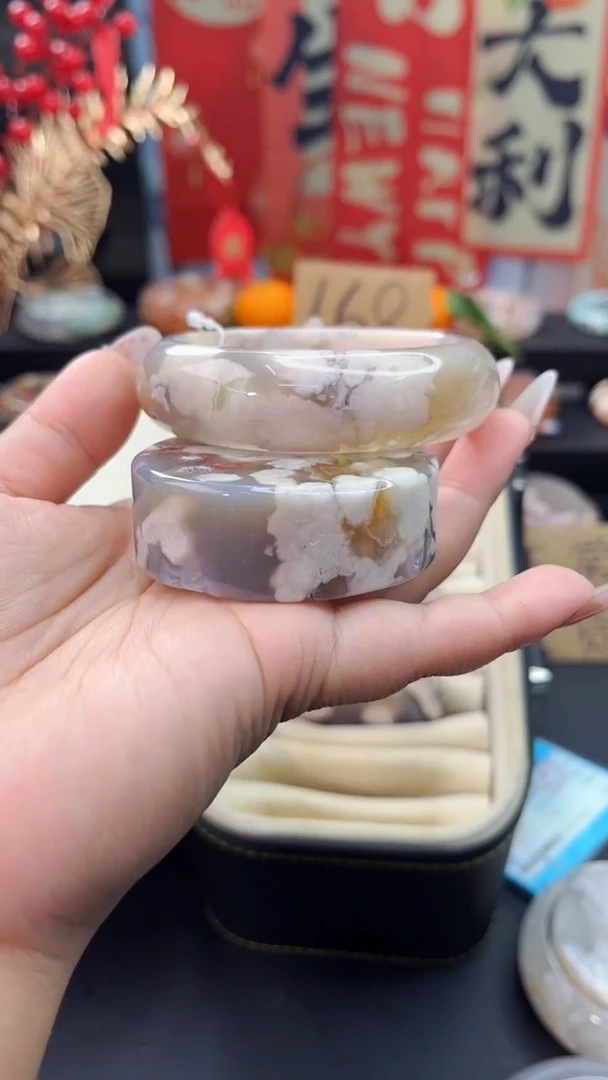 【闪购商品】石英质玉手镯未镶嵌赠送镯心（圈口）60