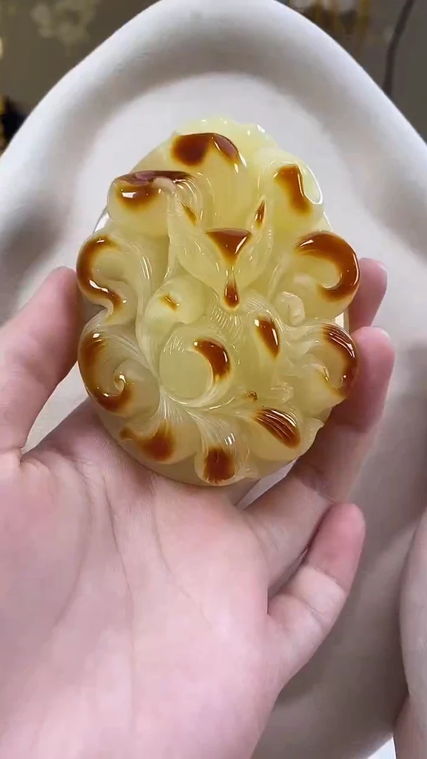 琥珀颈饰未镶嵌吊坠