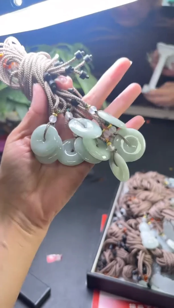 【闪购商品】翡翠挂件未镶嵌多样性发一件F619038平安扣