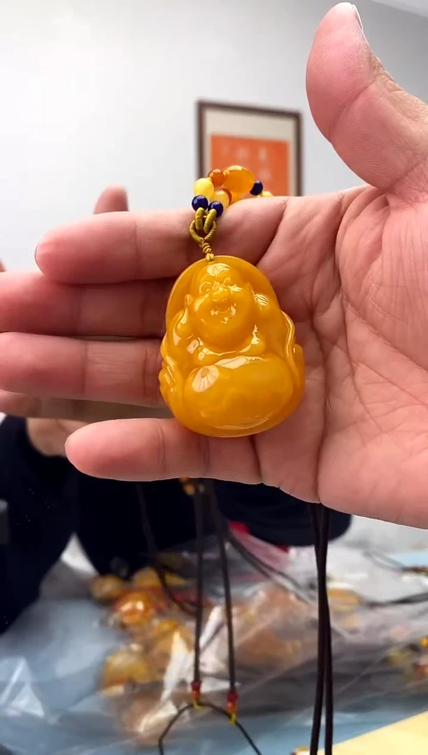 蜜蜡未镶嵌珠宝奇石假一罚十，微瑕发一件022