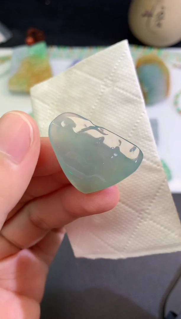 翡翠未镶嵌颈饰