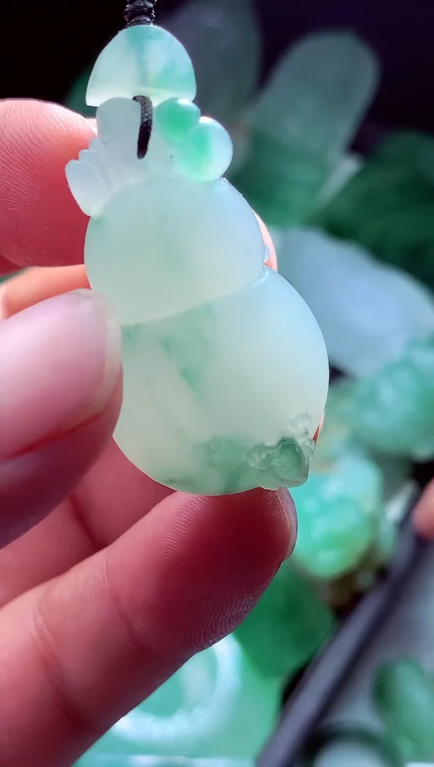 未镶嵌定制翡翠故*?翡翠毛货定制