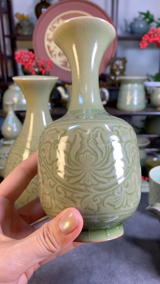 微瑕福利 片儿白 长颈石榴瓶 一个