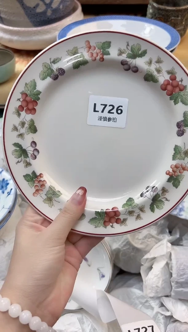 瓷片哈*兔  726