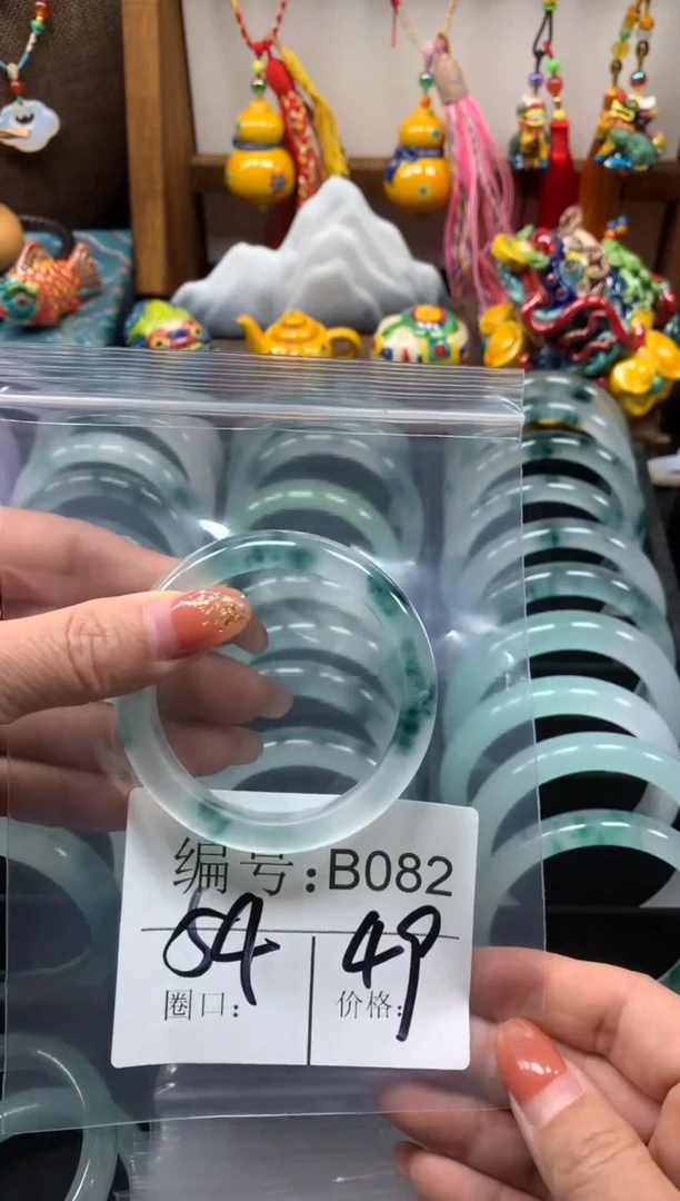 【闪购商品】石英质玉手镯未镶嵌54圈口B082